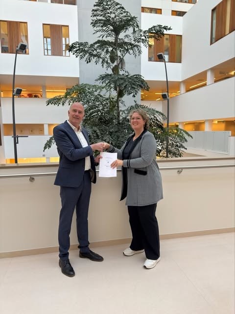 2025-03_tekenen_contract_MST_-_LabPON image LabPON en MST verlengen de dienstverleningsovereenkomst met tien jaar! 2025 03 tekenen contract MST LabPON